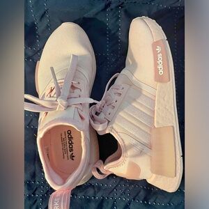 Women’s Pink Adidas Size 7